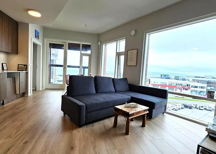 Downtown Oceanview Apartment