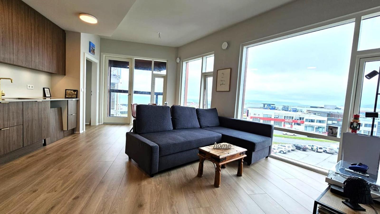 Downtown Oceanview Apartment